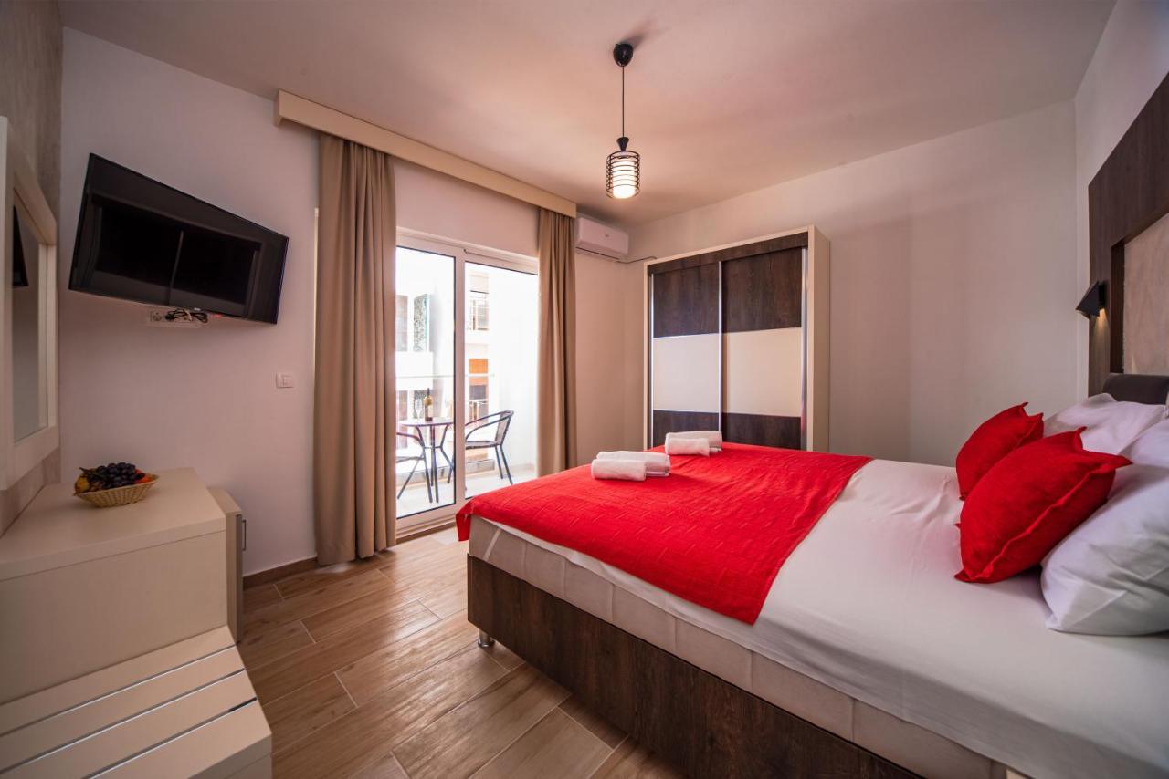 David Lux Beach Rooms Dobra Voda Bagian luar foto