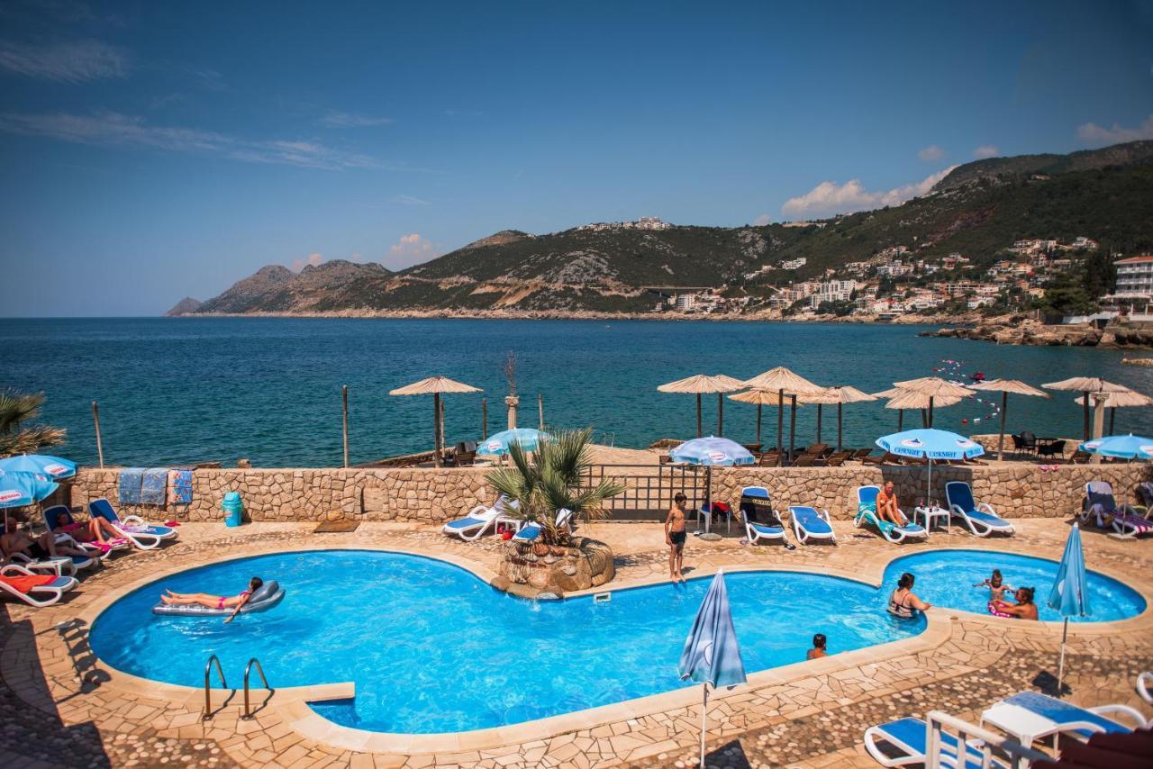 David Lux Beach Rooms Dobra Voda Bagian luar foto