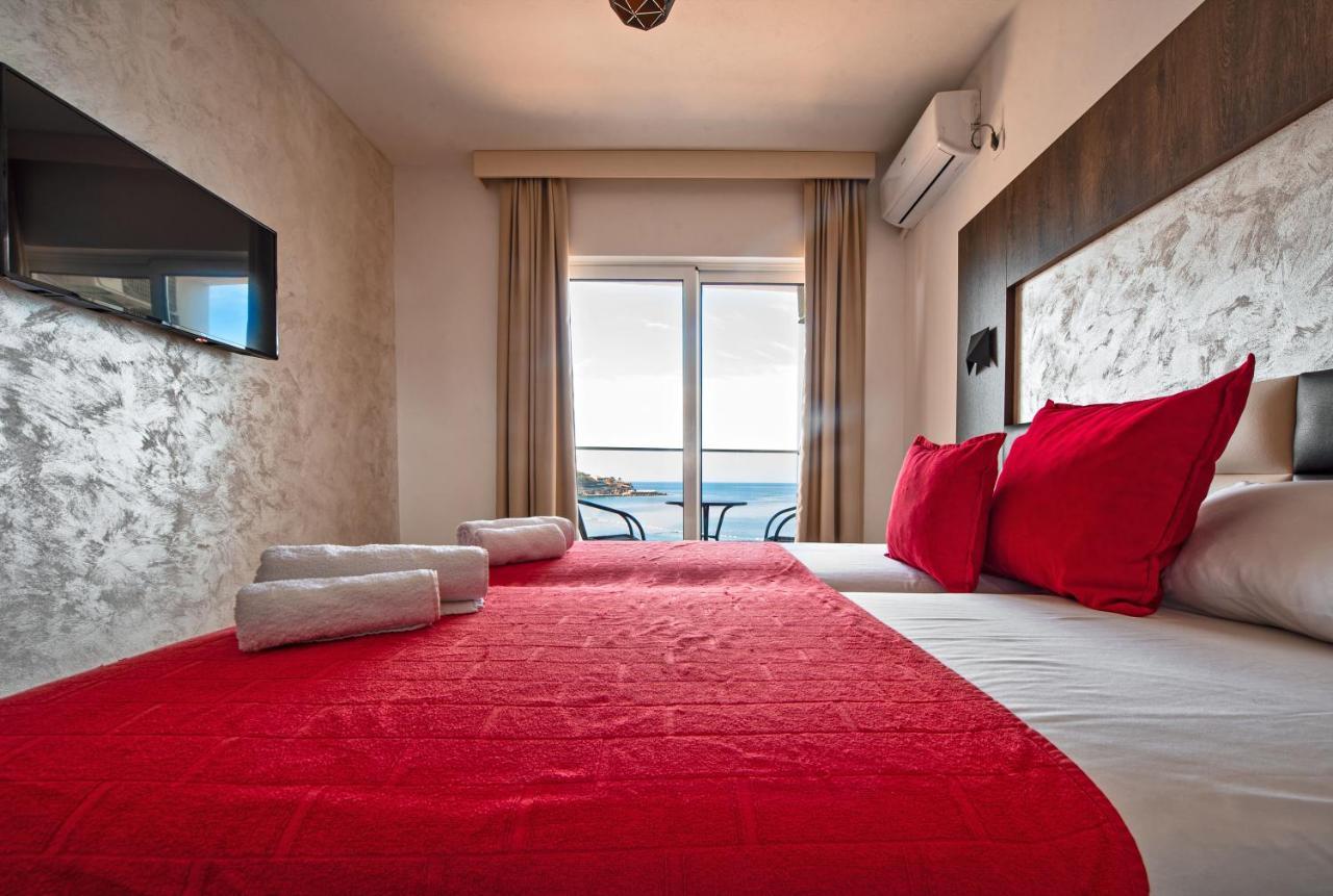 David Lux Beach Rooms Dobra Voda Bagian luar foto