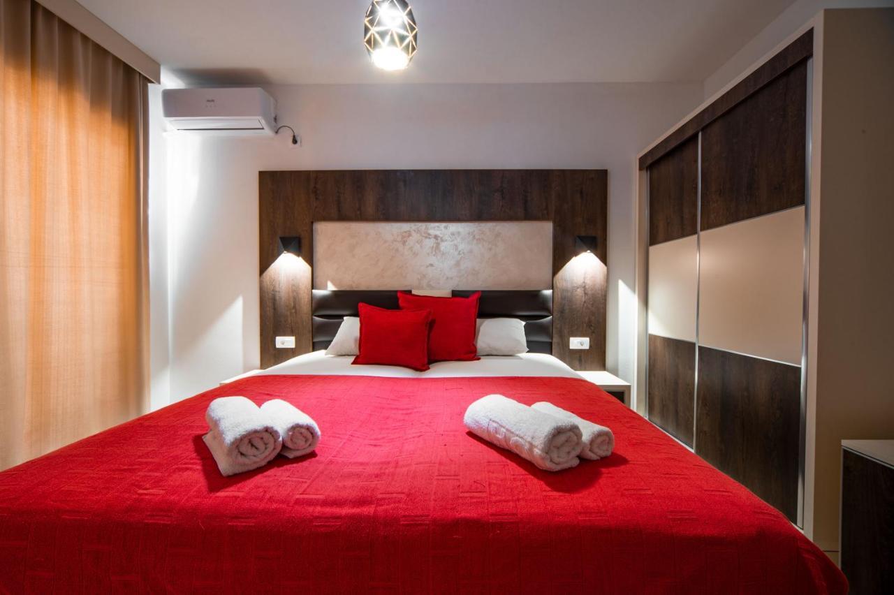 David Lux Beach Rooms Dobra Voda Bagian luar foto