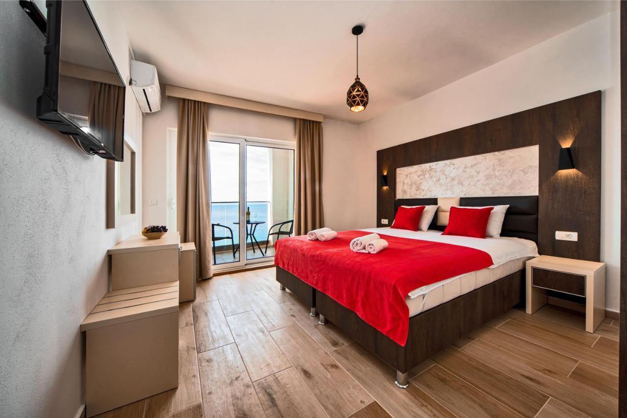 David Lux Beach Rooms Dobra Voda Bagian luar foto