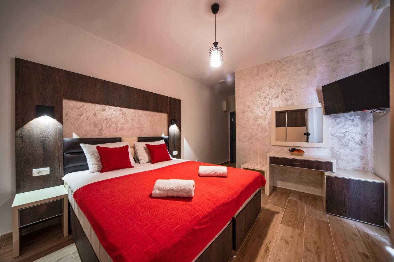 David Lux Beach Rooms Dobra Voda Bagian luar foto